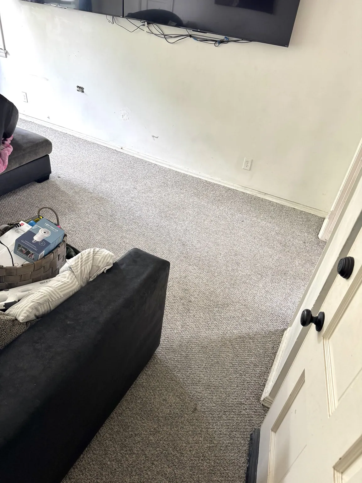 Room carpet cleaned around furniture